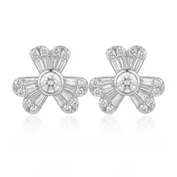 Par de Brincos Flor Trabalhado em Ouro Branco com Diamantes totalizando 92 Pts.