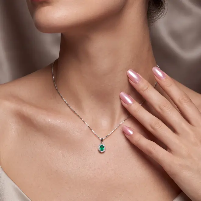 Pingente de Ouro Branco com Corrente Veneziana, Diamantes e Esmeralda Colombiana 122848