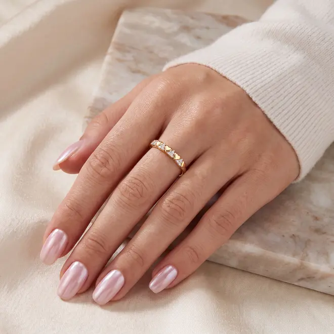 Meia Aliança de Ouro Amarelo com Diamantes Totalizando 12 Pts.