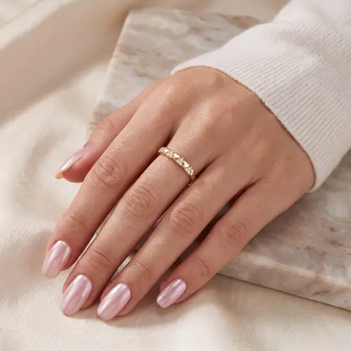 Meia Aliança de Ouro Amarelo com Diamantes Totalizando 12 Pts.