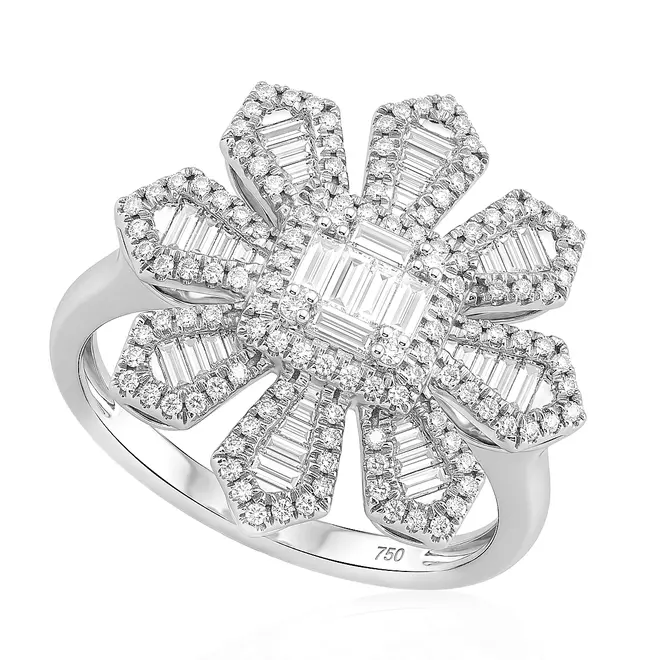 Anel Trabalhado de Ouro Branco com Diamantes totalizando 69 pts.