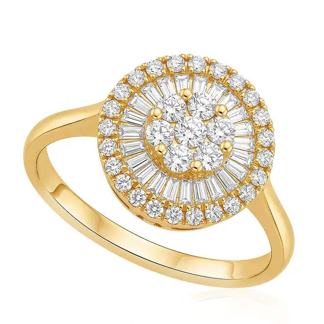 Anel de Ouro Amarelo com Diamantes totalizando 46 pts.