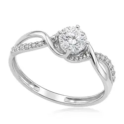 Anel Trabalhado de Ouro Branco com Diamante Central de 55 Pts. 126172