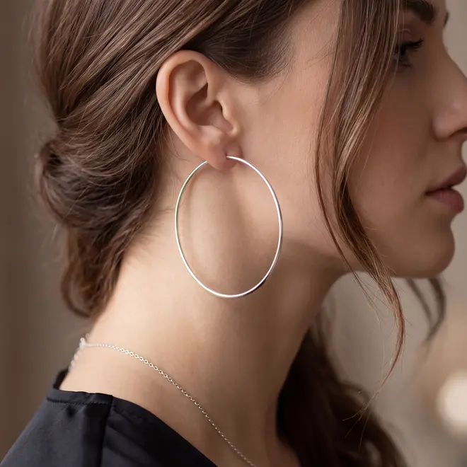 Par de Brincos Argola Grande em Ouro Branco 18K 126328