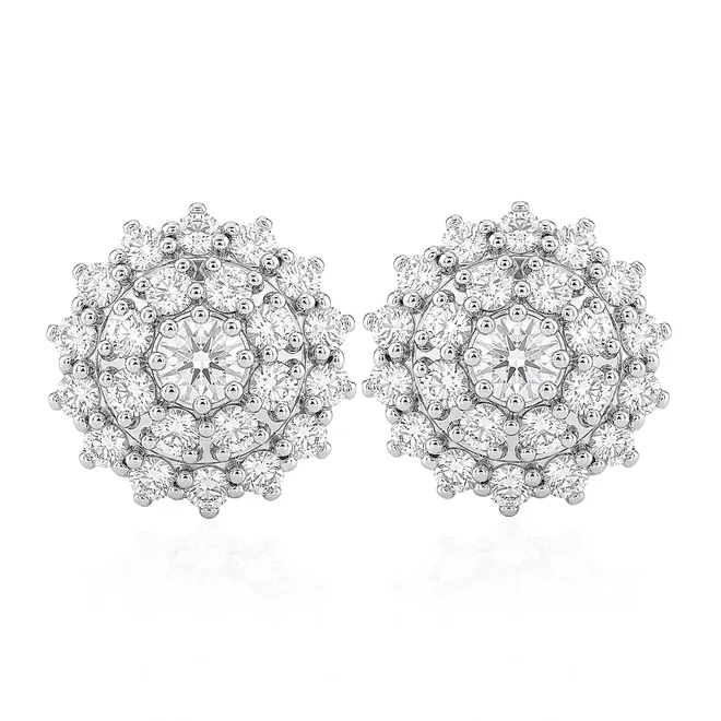 Par de Brincos Chuveiro de Ouro Branco com 47 Diamantes.