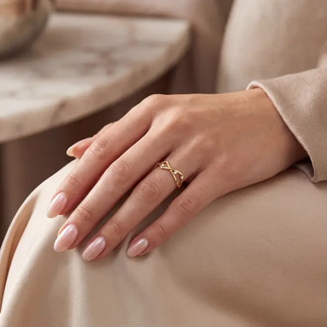 Anel de Ouro Amarelo 18k com Diamantes