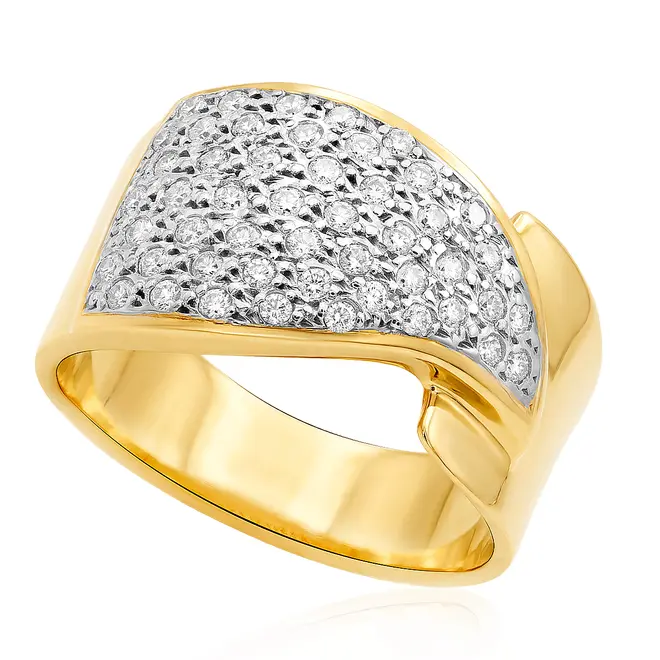 Anel Trabalhado de Ouro Amarelo com 49 Diamantes.