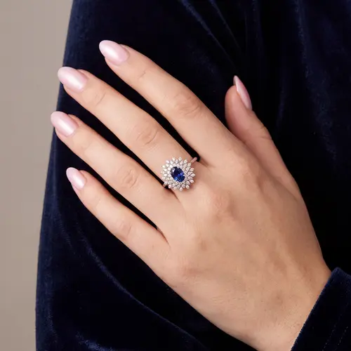 Anel Trabalhado de Ouro Branco com Diamantes e Tanzanita de 2,41 Cts