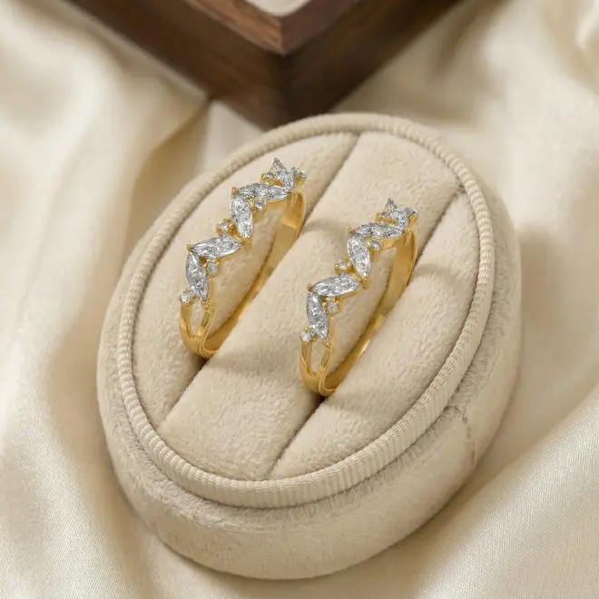 Par de Aparadores de Ouro com 22 Diamantes